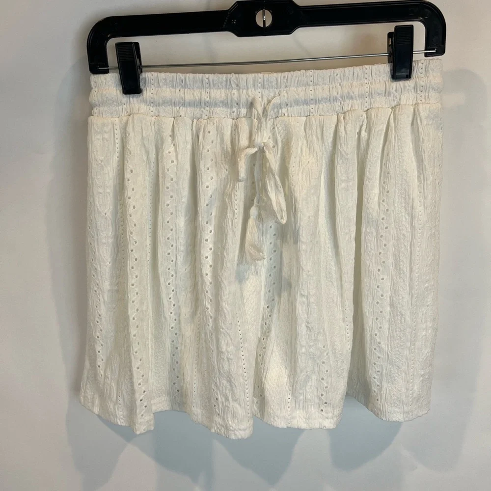 BCBGeneration White Eyelet Drawstring Shorts SZ S